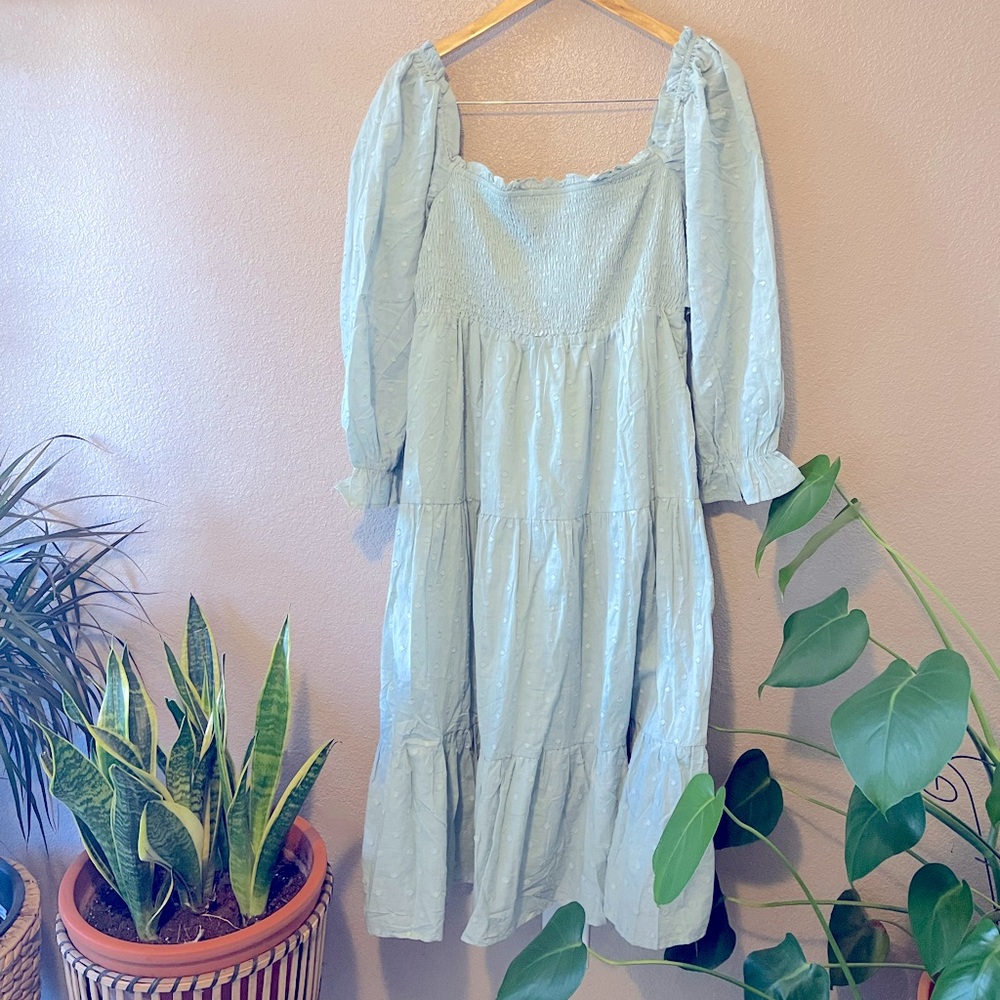 Mint boutique cottage core midi dress